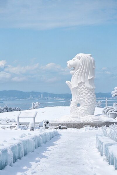 Photograph Marina Nagasaki Snow Merlion on One Eyeland